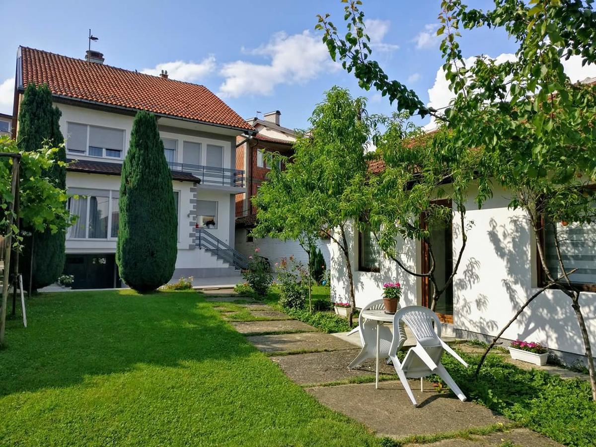 Garden Guesthouse Gjakova Zewnętrze zdjęcie